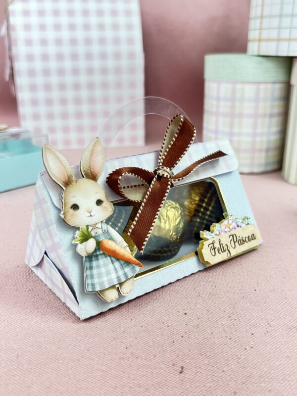 "Caixa triangular de Páscoa para bombons"​