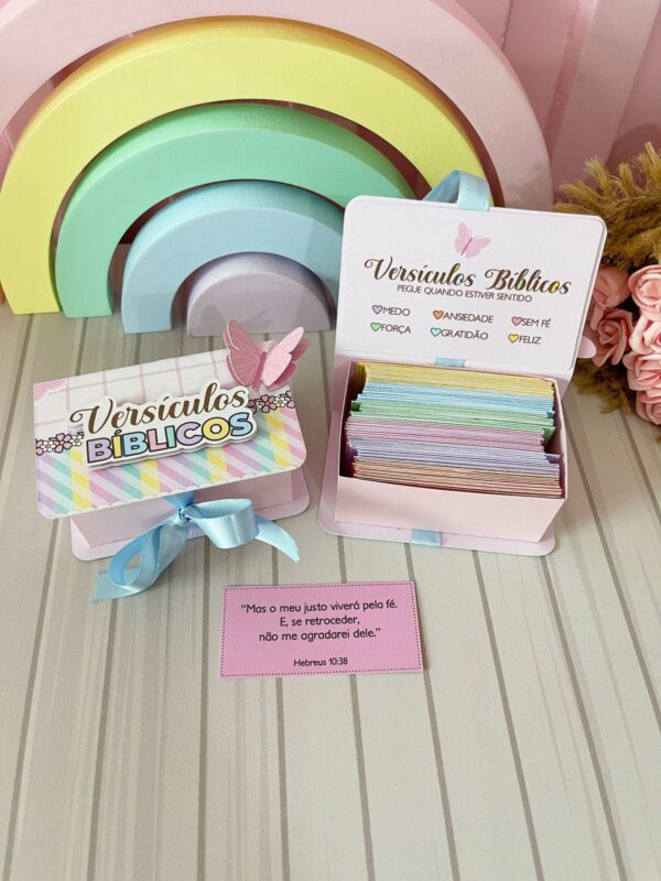 caixa com versículos cristãos presente para mulher