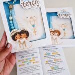 Arquivo digital Meu Primeiro Terço azul com caixinha personalizada e livrinho religioso para imprimir.