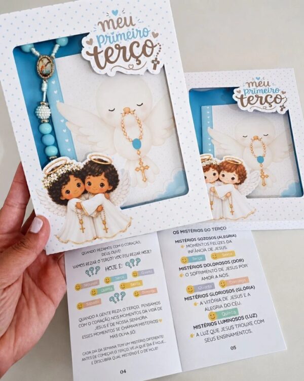 Arquivo digital Meu Primeiro Terço azul com caixinha personalizada e livrinho religioso para imprimir.