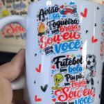 TEXTO ALTERNATIVO (ALT TEXT) Arte caneca avião sem asa dia dos namorados personalizada para imprimir.