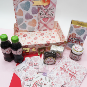 Arquivo de corte Coleção In Love para topo de bolo, caixas e personalizados digitais.