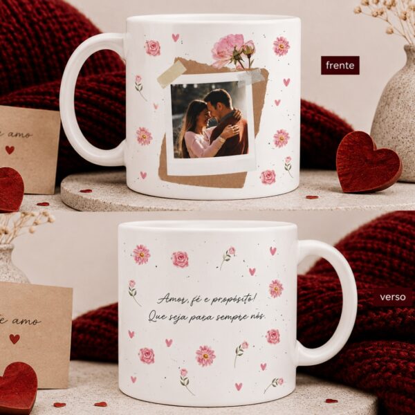 Arte para caneca Dia dos Namorados personalizada com foto do casal e frase Amor Fé e Propósito pronta para imprimir.