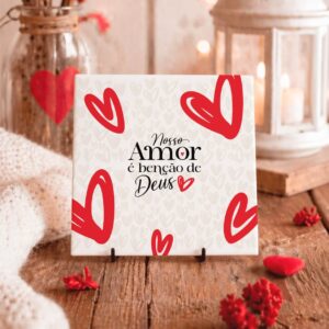 Arte digital quadro azulejo Dia dos Namorados com frase Nosso amor é benção de Deus