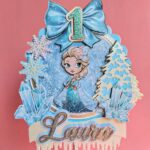 Topo de bolo Frozen para imprimir com personagem, flocos de neve, nome e idade